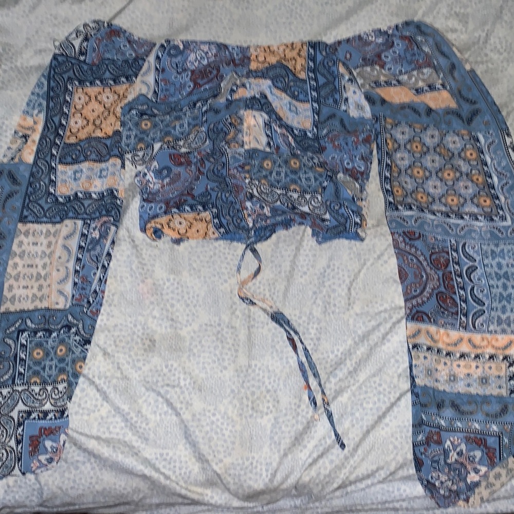 rue21 crop top. real cute and like new. didn’t wear because it fit too small.